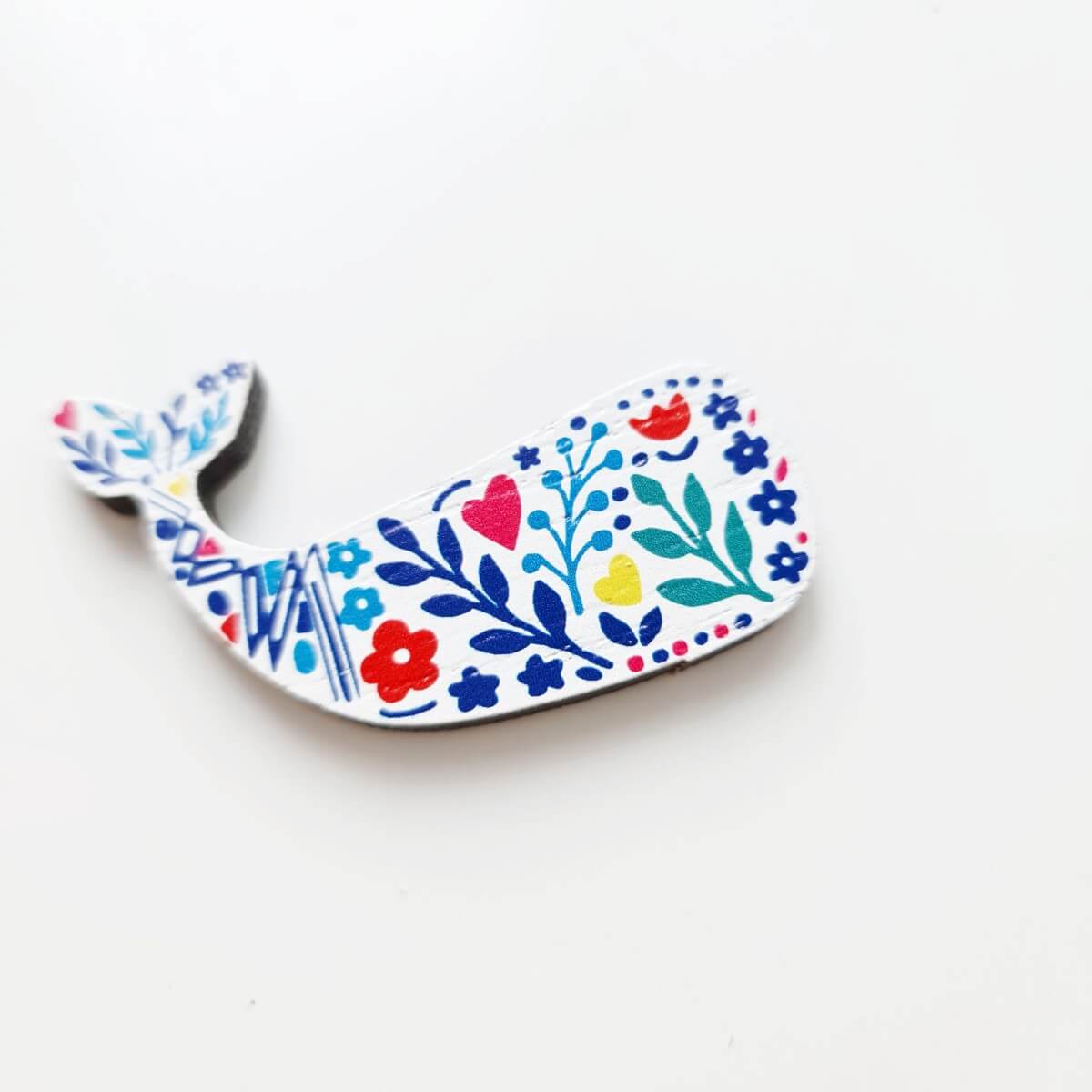 Whale Porcelana Brooch