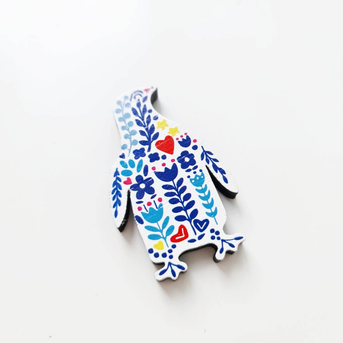 Penguin Porcelana Brooch